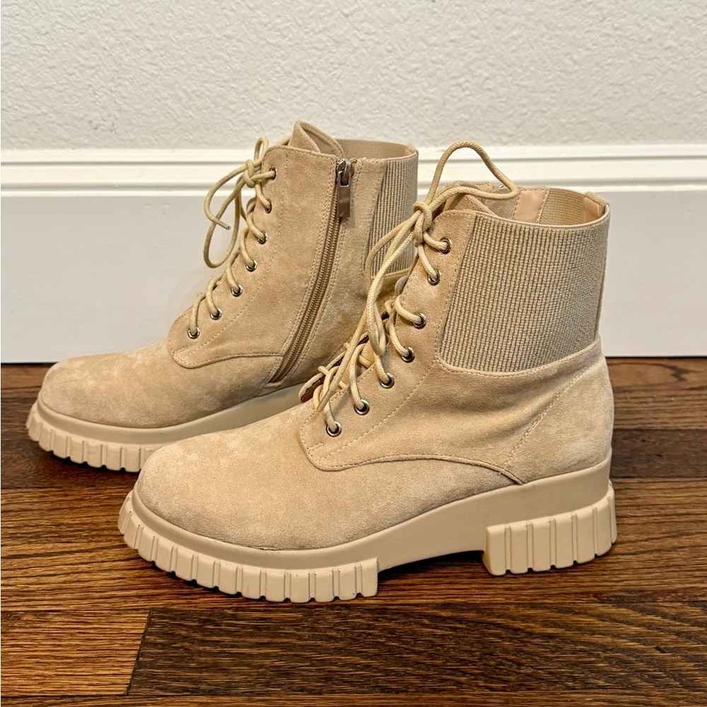 Beige Suede Lace Up Chunky Combat Boots- Size 8.5 - Picture 1 of 7